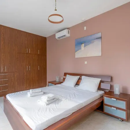 2 Bedroom Renovated With A View * Atene